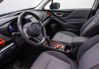 Подержанный автомобиль Subaru Forester Suv 2020 года (10 фото)