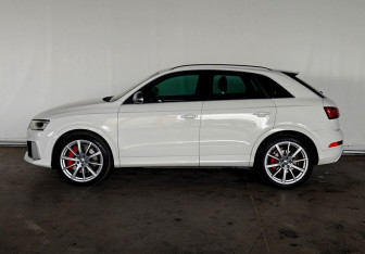 Подержанный автомобиль Audi RS Q3 2015 года (7 фото)