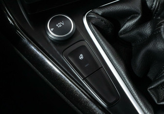 Подержанный автомобиль Ford Focus Hatchback 2015 года (11 фото)