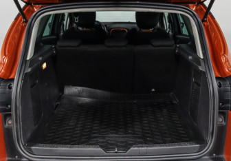 Подержанный автомобиль Renault Kaptur 2017 года (15 фото)