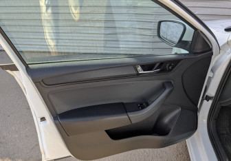 Подержанный автомобиль Skoda Rapid Liftback 2021 года (19 фото)