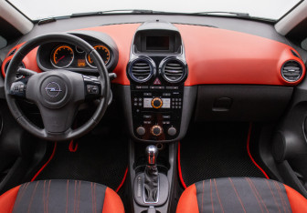 Подержанный автомобиль Opel Corsa 2008 года (13 фото)