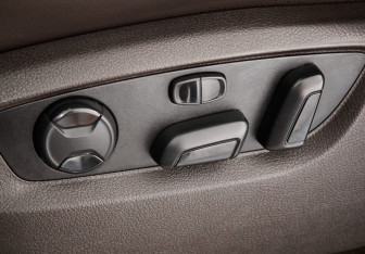 Подержанный автомобиль Volkswagen Touareg 2011 года (17 фото)