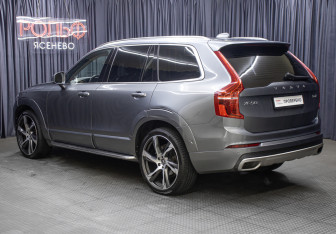 Подержанный автомобиль Volvo XC90 2019 года (7 фото)