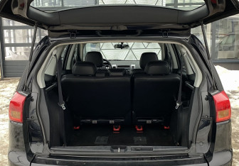 Подержанный автомобиль Peugeot 4007 2008 года (10 фото)