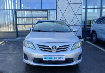 Подержанный автомобиль Toyota Corolla Sedan 2011 года (2 фото)