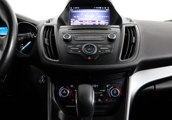 Подержанный автомобиль Ford Kuga 2018 года (9 фото)