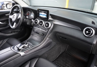 Подержанный автомобиль Mercedes-Benz GLC Coupe 2017 года (12 фото)