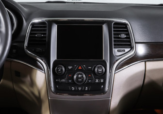 Подержанный автомобиль Jeep Grand Cherokee 2013 года (14 фото)