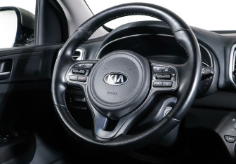 Подержанный автомобиль Kia Sportage 2016 года (13 фото)