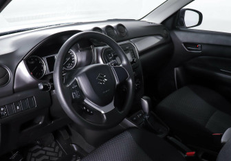 Подержанный автомобиль Suzuki Vitara 2021 года (10 фото)