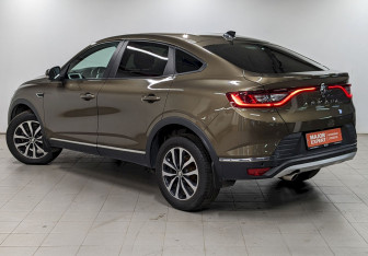 Подержанный автомобиль Renault Arkana 2021 года (7 фото)