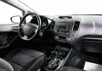 Подержанный автомобиль Kia Cerato Sedan 2018 года (6 фото)
