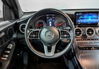 Подержанный автомобиль Mercedes-Benz GLC Coupe 2020 года (22 фото)