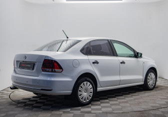 Подержанный автомобиль Volkswagen Polo Sedan 2016 года (5 фото)
