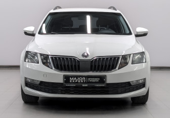 Подержанный автомобиль Skoda Octavia Wagon 2017 года (2 фото)