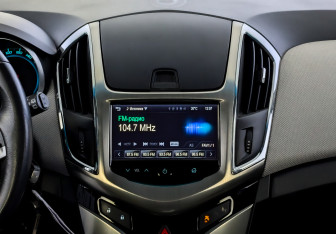Подержанный автомобиль Chevrolet Cruze Hatchback 2015 года (15 фото)