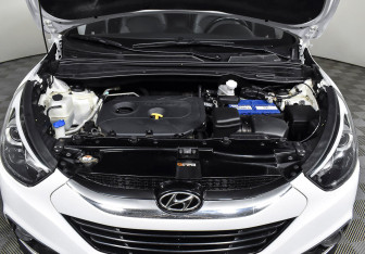 Подержанный автомобиль Hyundai ix35 2015 года (8 фото)