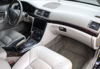 Подержанный автомобиль Volvo S80 2006 года (18 фото)