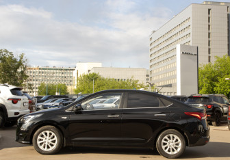 Подержанный автомобиль Hyundai Solaris Sedan 2021 года (6 фото)