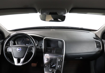Подержанный автомобиль Volvo XC60 2014 года (12 фото)