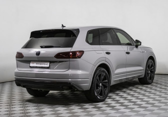 Подержанный автомобиль Volkswagen Touareg 2020 года (5 фото)