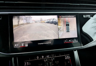 Подержанный автомобиль Audi Q7 2023 года (30 фото)
