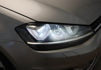 Подержанный автомобиль Volkswagen Golf Hatchback 2015 года (26 фото)