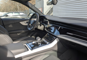 Новый Audi Q8 2025 (9 фото)
