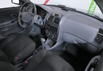 Подержанный автомобиль Hyundai Accent Sedan 2009 года (9 фото)