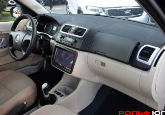 Подержанный автомобиль Skoda Roomster 2008 года (7 фото)