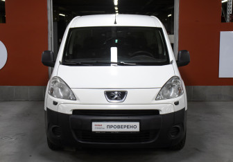 Подержанный автомобиль Peugeot Partner 2010 года (2 фото)
