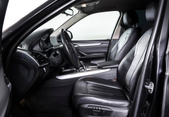 Подержанный автомобиль BMW X5 2014 года (15 фото)