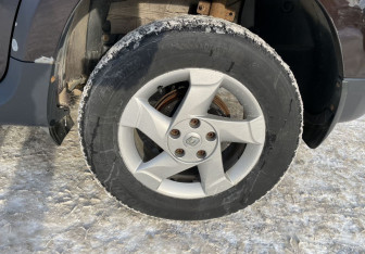 Подержанный автомобиль Renault Duster 2015 года (9 фото)