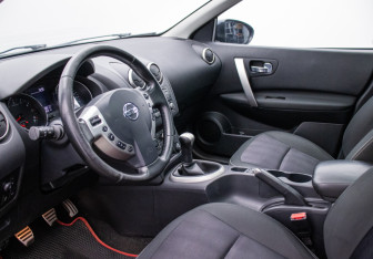 Подержанный автомобиль Nissan Qashqai+2 2012 года (9 фото)