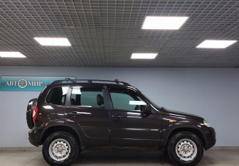 Подержанный автомобиль Chevrolet Niva 2010 года (4 фото)