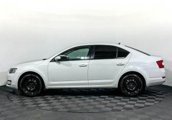 Подержанный автомобиль Skoda Octavia Liftback 2016 года (8 фото)
