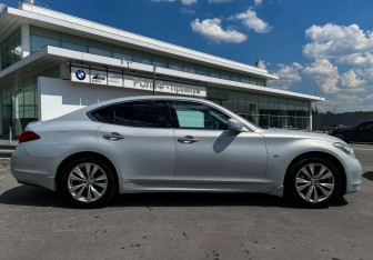 Подержанный автомобиль Infiniti M Sedan 2012 года (4 фото)