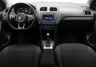 Подержанный автомобиль Volkswagen Polo Sedan 2019 года (8 фото)
