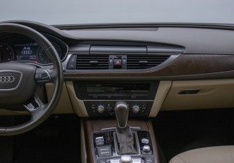 Подержанный автомобиль Audi A6 Sedan 2015 года (14 фото)