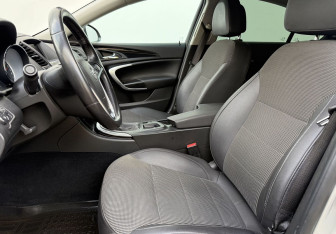 Подержанный автомобиль Opel Insignia Sedan 2011 года (10 фото)