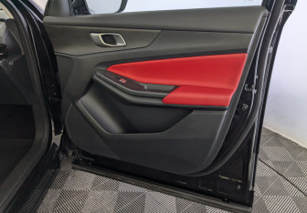 Подержанный автомобиль Changan UNI-S 2024 года (26 фото)