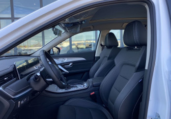 Подержанный автомобиль Jetour X70 2025 года (24 фото)