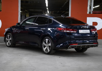 Подержанный автомобиль Kia Optima Sedan 2017 года (7 фото)