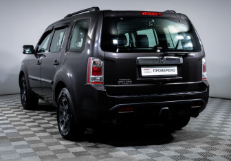 Подержанный автомобиль Honda Pilot 2013 года (7 фото)