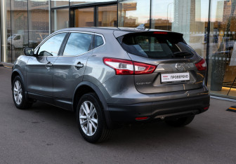 Подержанный автомобиль Nissan Qashqai 2017 года (7 фото)