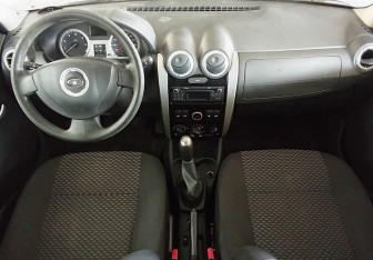 Подержанный автомобиль LADA (ВАЗ) Largus Wagon 2012 года (9 фото)