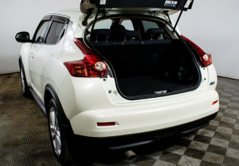 Подержанный автомобиль Nissan Juke 2011 года (9 фото)