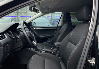 Подержанный автомобиль Skoda Octavia Liftback 2019 года (18 фото)