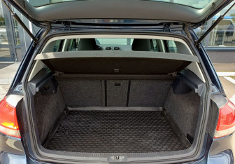 Подержанный автомобиль Volkswagen Golf Hatchback 2012 года (10 фото)